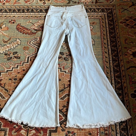 Vibrant‎ m.I.u Swept Away Flare Jeans - Picture 1 of 14